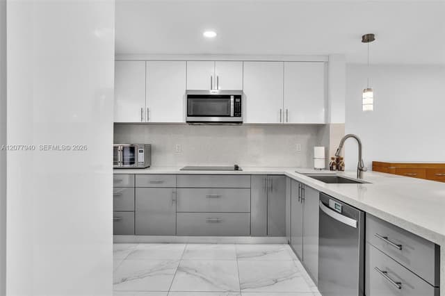 13949 N Forest Oak Cir, Davie FL 33325 - Davie, FL - Photo 6