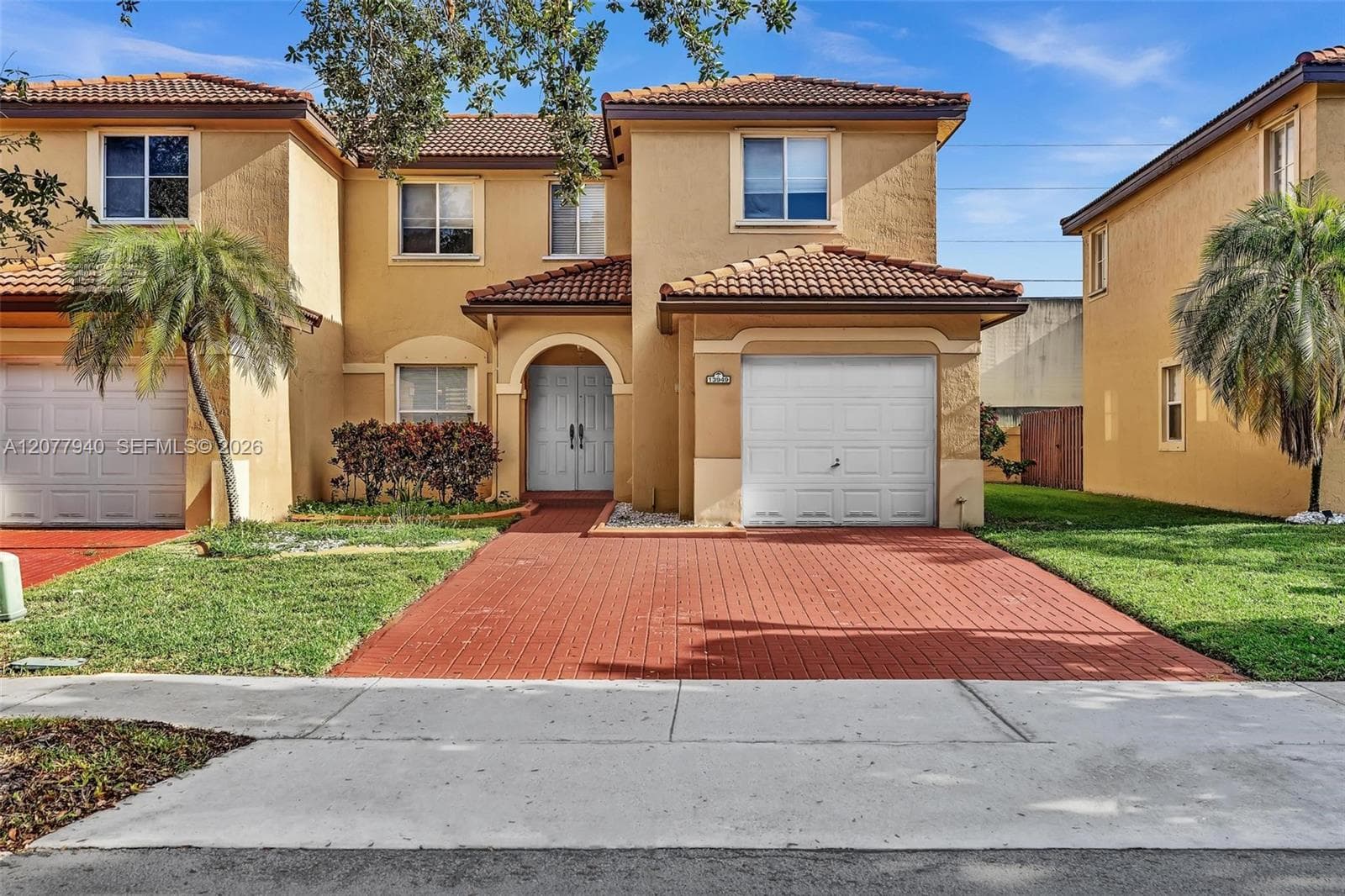 13949 N Forest Oak Cir, Davie FL 33325 - Davie, FL - Photo 1