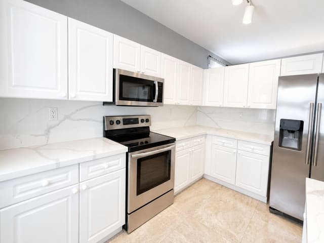 6937 Turtle Bay Terrace, Lake Worth FL 33463 - Lake Worth, FL - Photo 3
