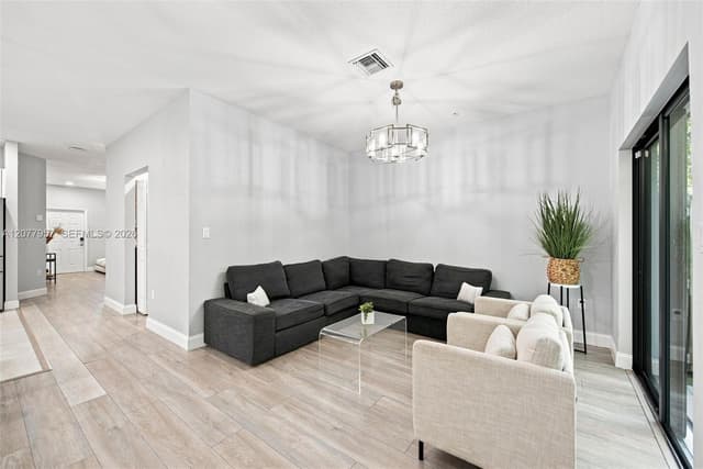 156 SW 185th Way, Pembroke Pines FL 33029 - Pembroke Pines, FL - Photo 6