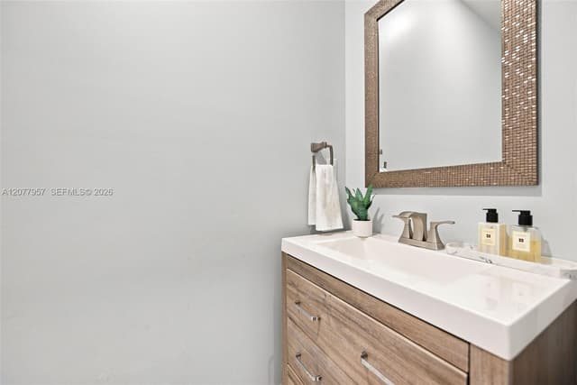 156 SW 185th Way, Pembroke Pines FL 33029 - Pembroke Pines, FL - Photo 4