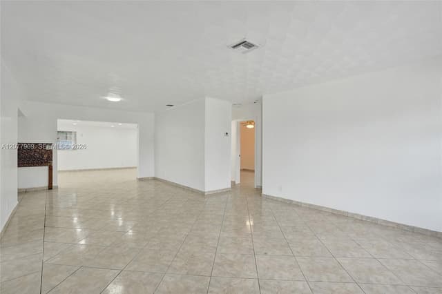 6761 Pershing St, Hollywood FL 33024 - Hollywood, FL - Photo 7