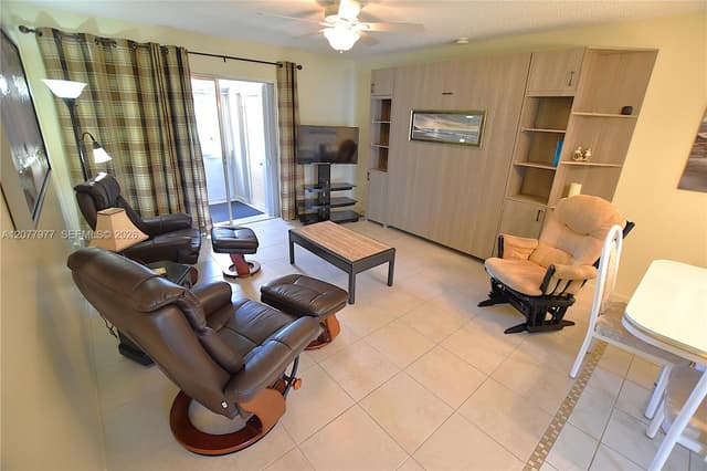 2971 Crosley Dr W # F, West Palm Beach FL 33415 - West Palm Beach, FL - Photo 2