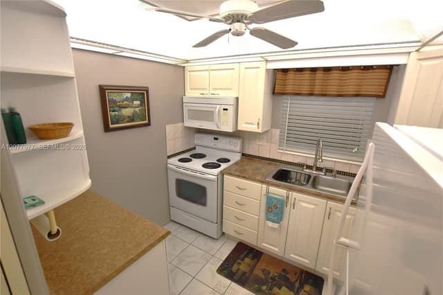 2971 Crosley Dr W # F, West Palm Beach FL 33415 - West Palm Beach, FL - Photo 5