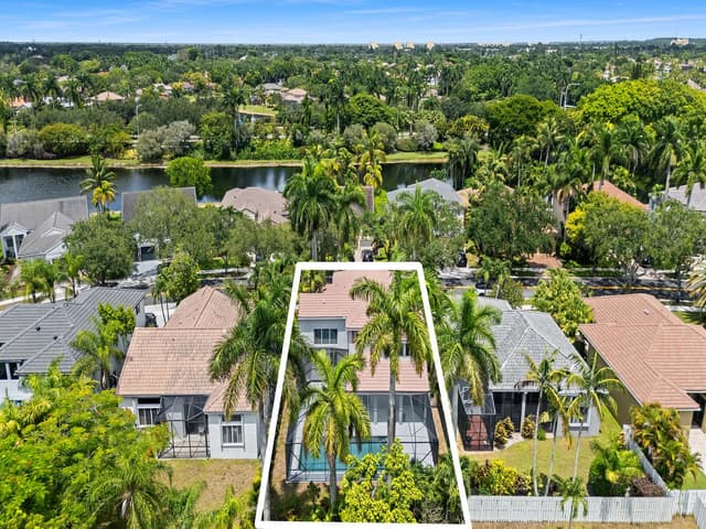 1204 Camellia Circle, Weston FL 33326 - Weston, FL - Photo 2