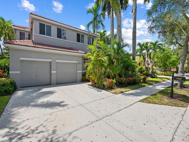 1204 Camellia Circle, Weston FL 33326 - Weston, FL - Photo 4