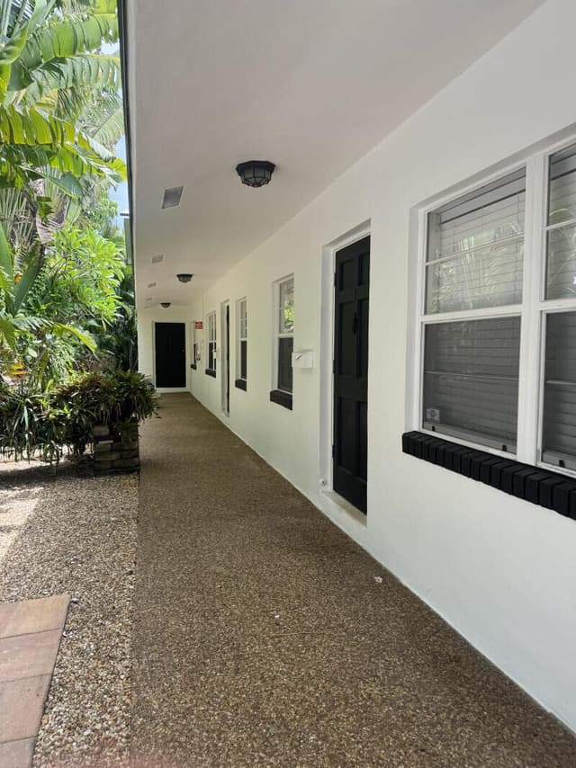 1640 NE 4th Place, Fort Lauderdale FL 33301 - Fort Lauderdale, FL - Photo 2