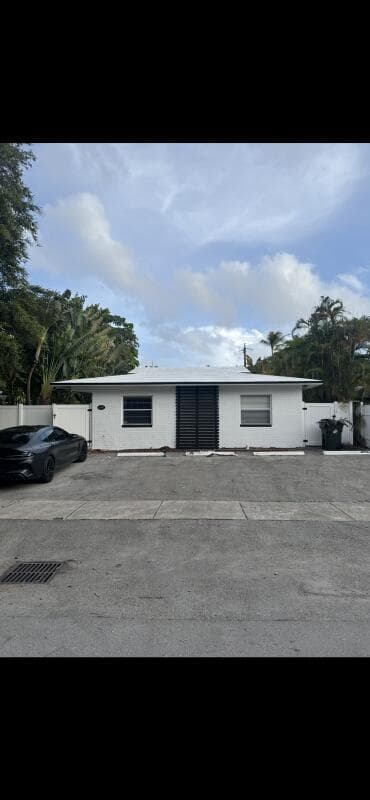 1640 NE 4th Place, Fort Lauderdale FL 33301
