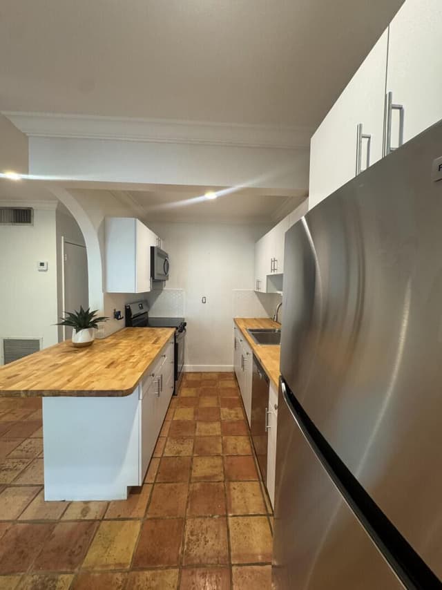 1640 NE 4th Place, Fort Lauderdale FL 33301 - Fort Lauderdale, FL - Photo 5