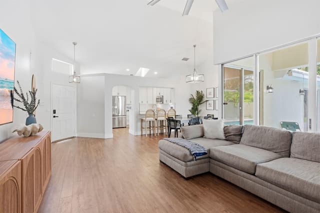 944 Dickens Place, West Palm Beach FL 33411 - West Palm Beach, FL - Photo 5