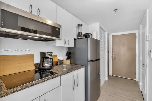1200 Brickell Bay Dr # 2510, Miami FL 33131 - Miami, FL - Photo 5