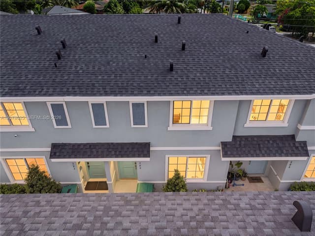 389 NW 10th Ct, Florida City FL 33034 - Florida City, FL - Photo 2