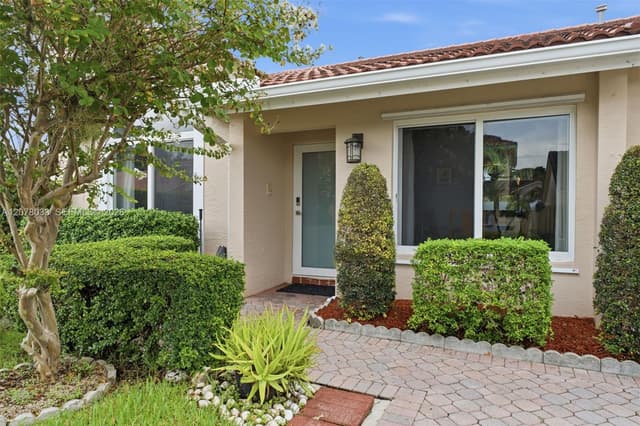 10887 SW 152nd Pl, Miami FL 33196 - Miami, FL - Photo 2