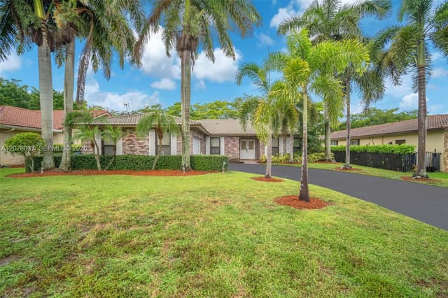 2426 NW 118th Ter, Coral Springs FL 33065 - Coral Springs, FL - Photo 2