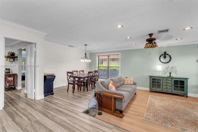 2426 NW 118th Ter, Coral Springs FL 33065 - Coral Springs, FL - Photo 4