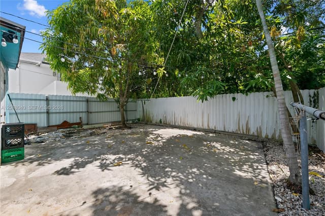 390 NE 166th St, North Miami FL 33162 - North Miami, FL - Photo 2