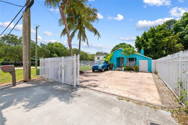 390 NE 166th St, North Miami FL 33162 - North Miami, FL - Photo 5