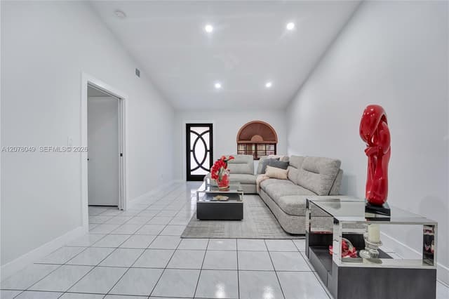5670 W 20th Ct, Hialeah FL 33016 - Hialeah, FL - Photo 6