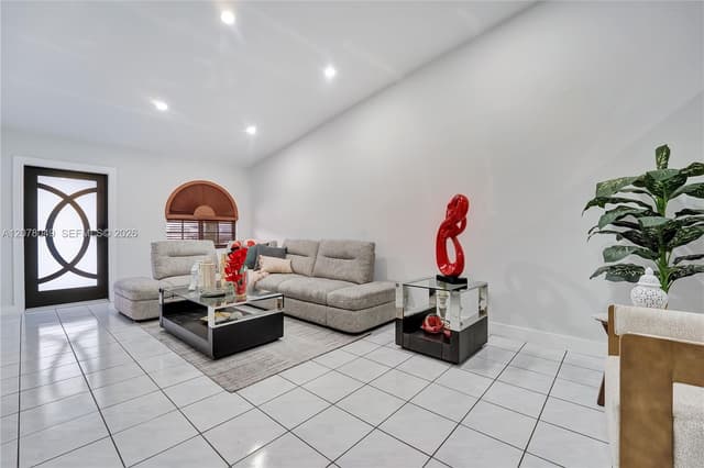 5670 W 20th Ct, Hialeah FL 33016 - Hialeah, FL - Photo 5