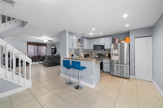 1293 Sussex Dr, North Lauderdale FL 33068 - North Lauderdale, FL - Photo 3