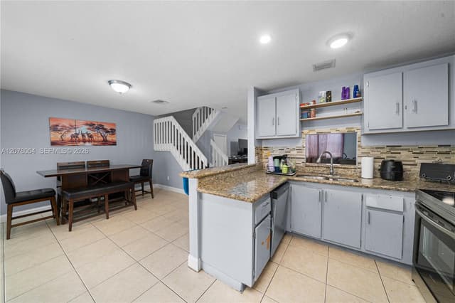 1293 Sussex Dr, North Lauderdale FL 33068 - North Lauderdale, FL - Photo 4
