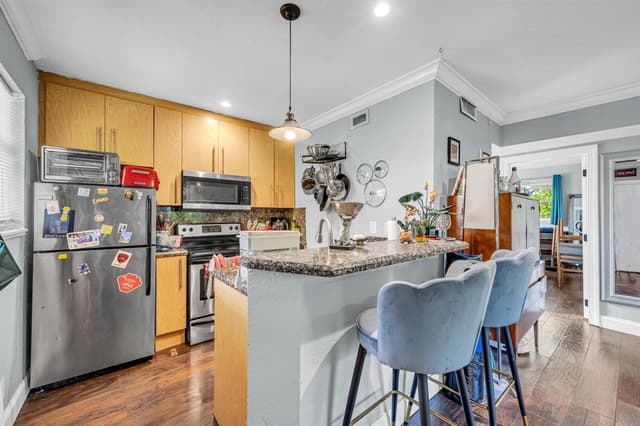 811 NE 14th Place, Fort Lauderdale FL 33304 - Fort Lauderdale, FL - Photo 2