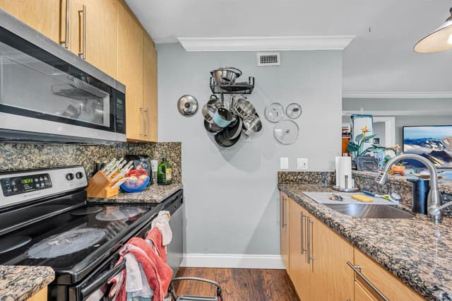 811 NE 14th Place, Fort Lauderdale FL 33304 - Fort Lauderdale, FL - Photo 6