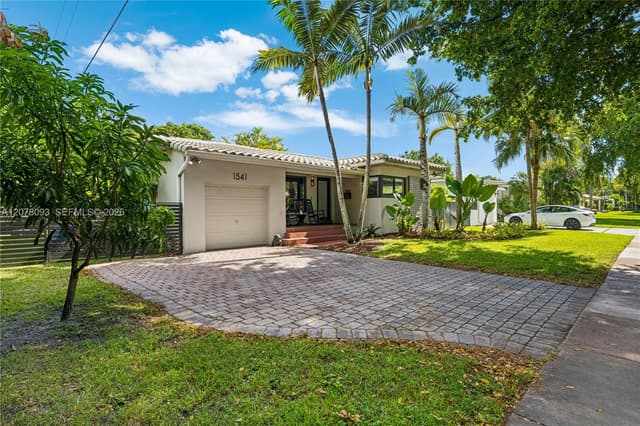 1541 Consolata Ave, Coral Gables FL 33146 - Coral Gables, FL - Photo 2
