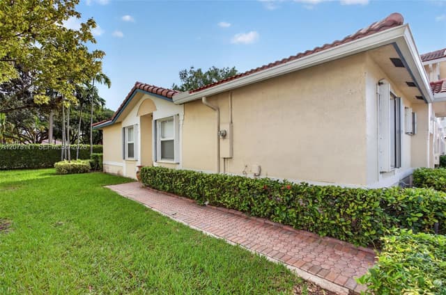 11641 NW 47th Dr, Coral Springs FL 33076 - Coral Springs, FL - Photo 5