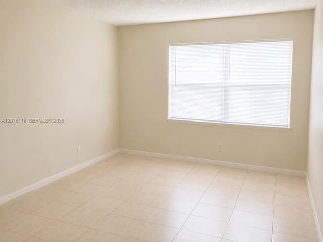 17911 NW 68th Ave # O202, Hialeah FL 33015 - Hialeah, FL - Photo 3