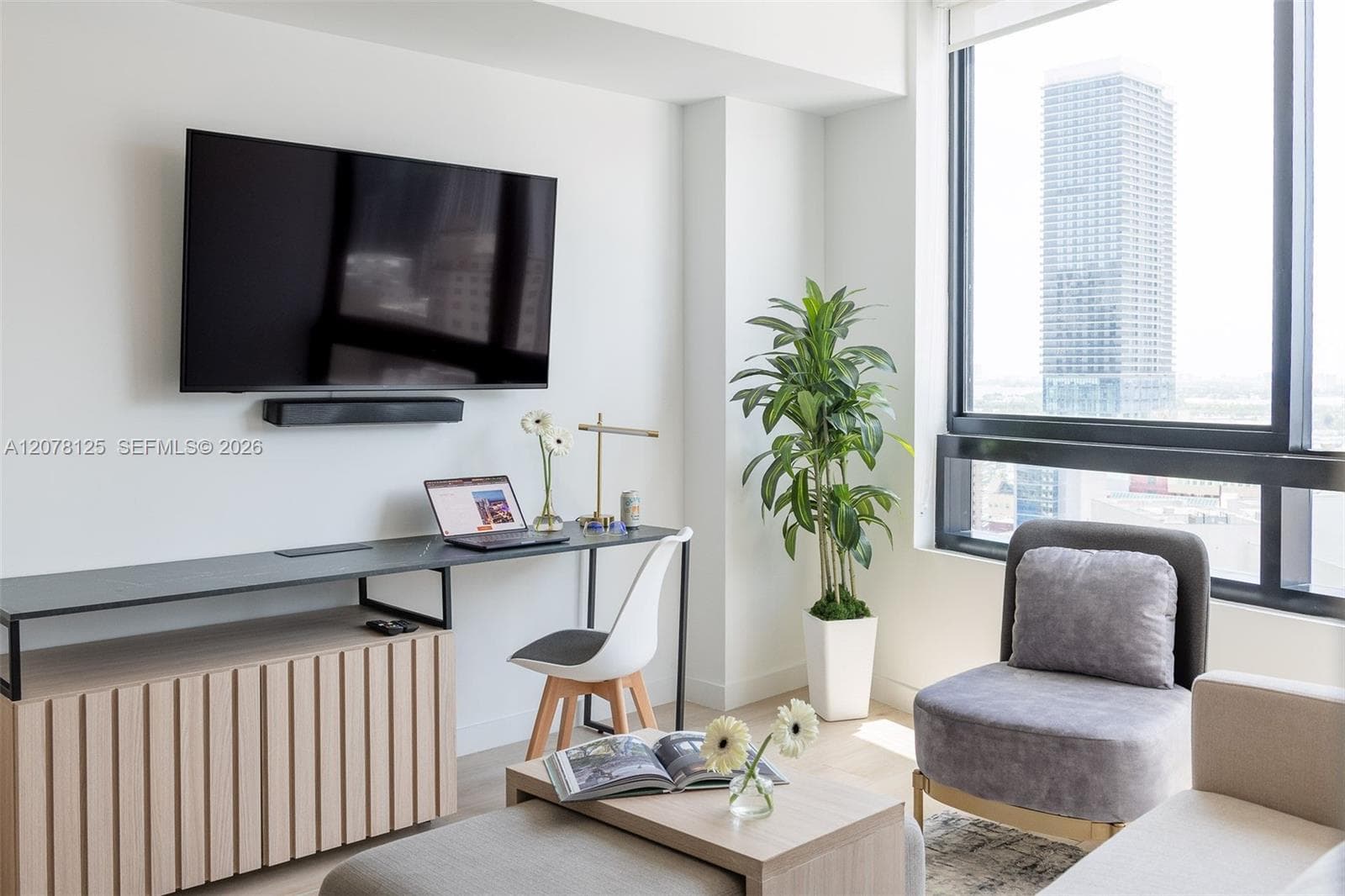225 N Miami Ave # 2107, Miami FL 33128