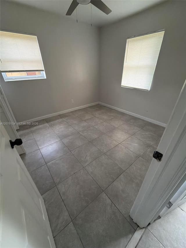 942 NW 11th Ct, Fort Lauderdale FL 33311 - Fort Lauderdale, FL - Photo 5