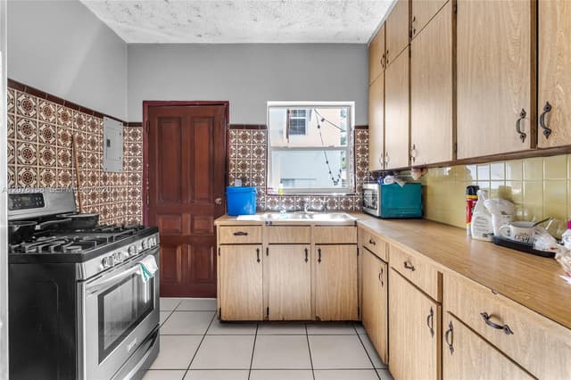 4727 NE 1st Ct, Miami FL 33137 - Miami, FL - Photo 6