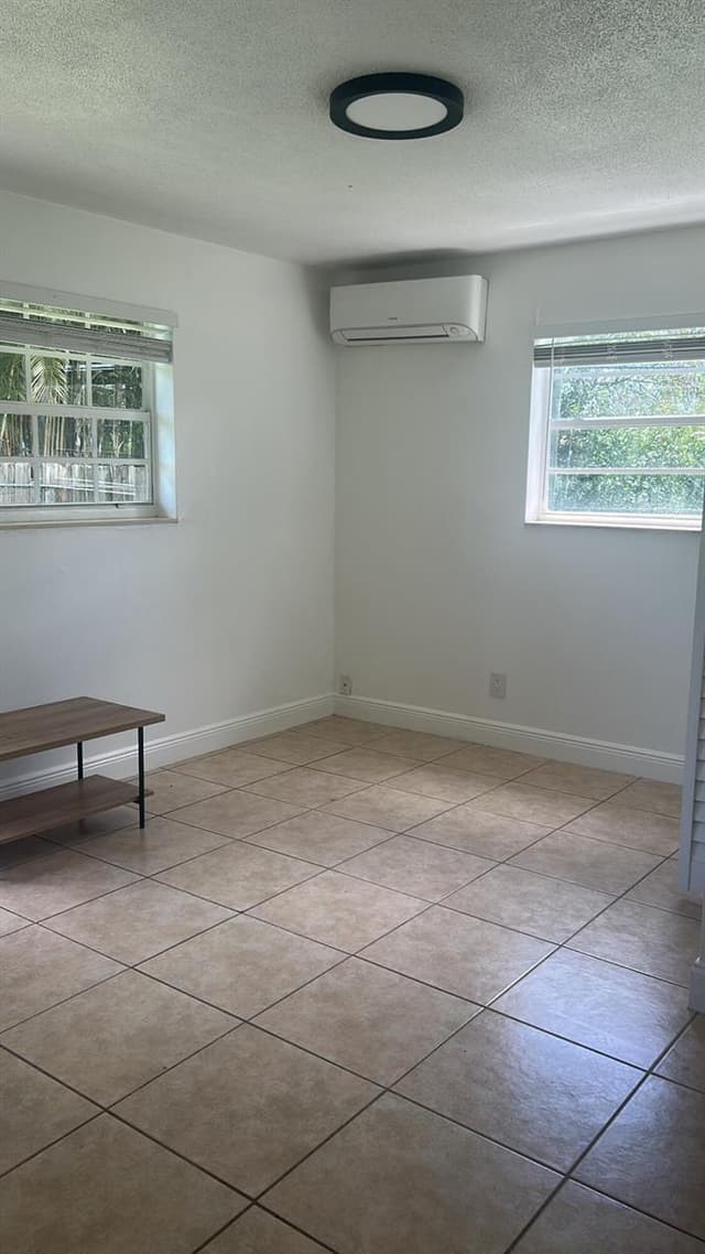 810 NW 40TH # 3, Oakland Park FL 33309 - Oakland Park, FL - Photo 2