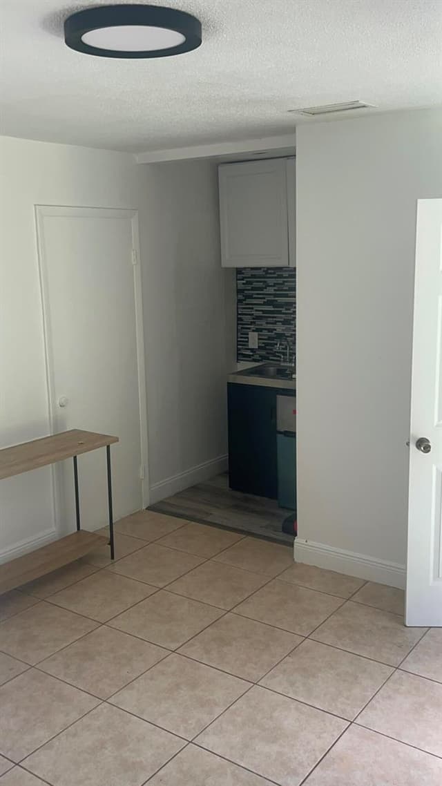 810 NW 40TH # 3, Oakland Park FL 33309 - Oakland Park, FL - Photo 5