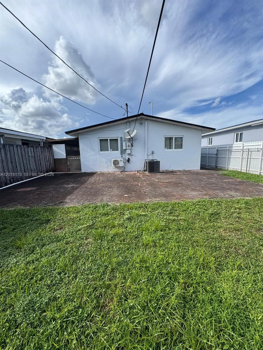 550 E 29th St, Hialeah FL 33013 - Hialeah, FL - Photo 1
