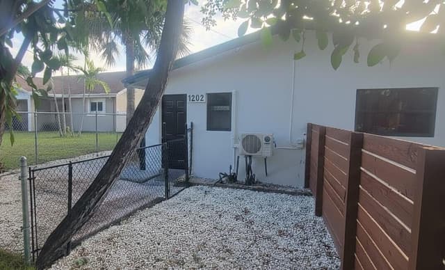 1202 NE 3RD Avenue, Fort Lauderdale FL 33304 - Fort Lauderdale, FL - Photo 4