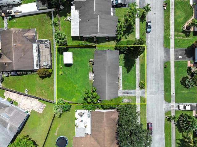 939 S Bluebird Ln, Homestead FL 33035 - Homestead, FL - Photo 4