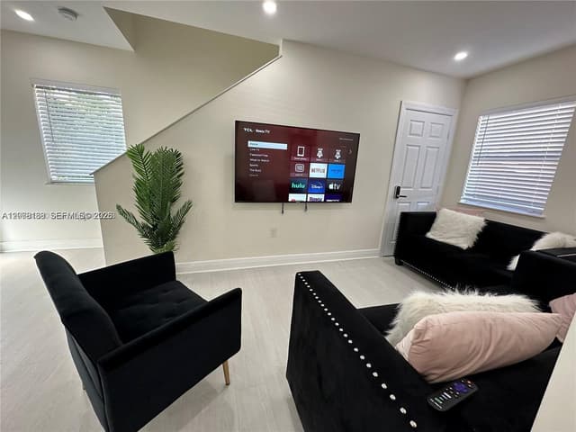 875 NW 2nd St, Miami FL 33128 - Miami, FL - Photo 2