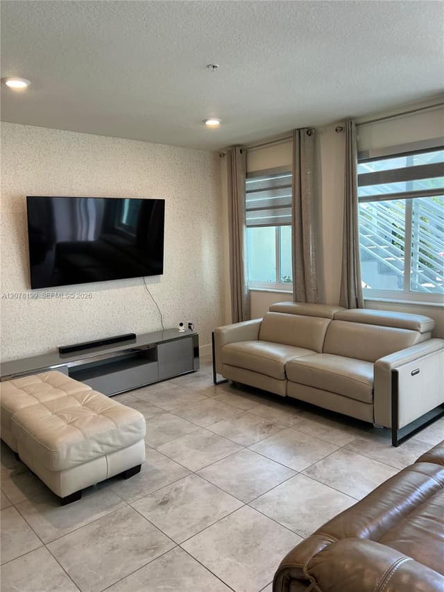 6421 NW 102nd Path # 101, Doral FL 33178 - Doral, FL - Photo 3