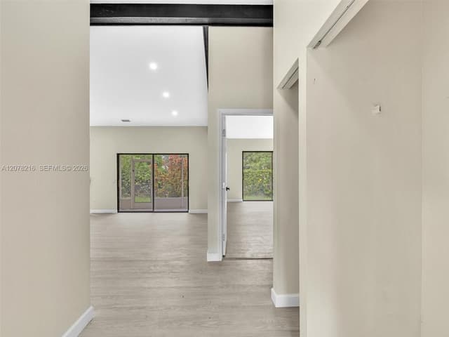 8813 Paradise Ct, Tamarac FL 33321 - Tamarac, FL - Photo 2