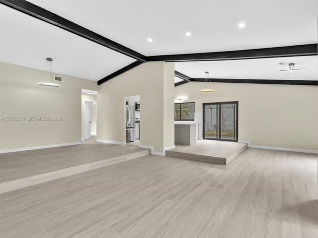 8813 Paradise Ct, Tamarac FL 33321 - Tamarac, FL - Photo 6