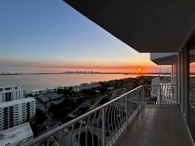 7601 E Treasure Dr, North Bay Village FL 33141 - North Bay Village, FL - Photo 4