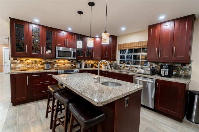 15420 SW 156th Ter, Miami FL 33187 - Miami, FL - Photo 4