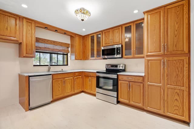 6315 TALL CYPRESS Circle, FL 33463 - Photo 7