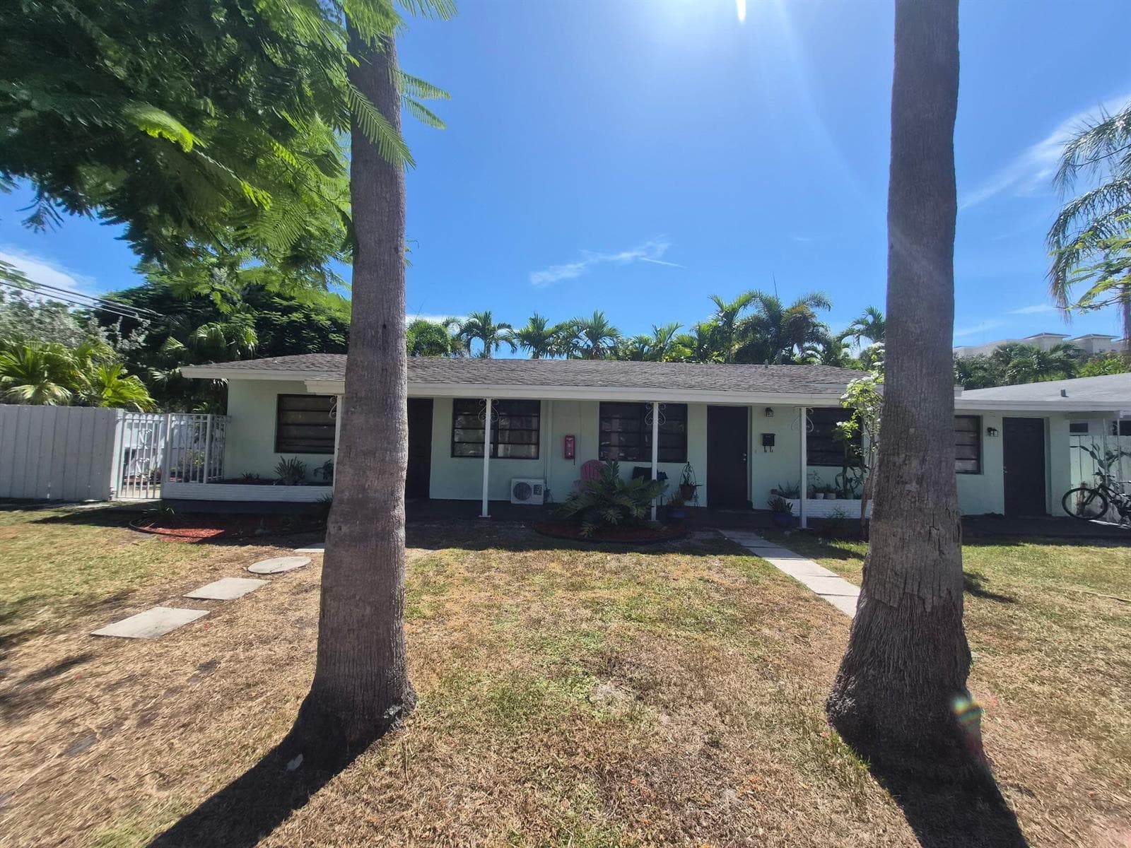 1044 NE 10th Avenue, Fort Lauderdale FL 33304