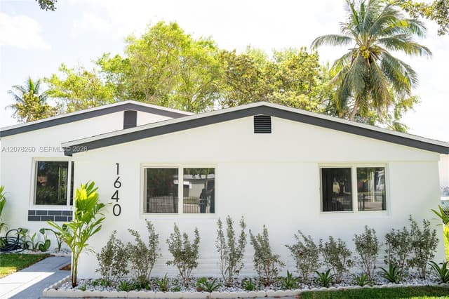 1640 NE 172nd St, North Miami Beach FL 33162 - North Miami Beach, FL - Photo 2