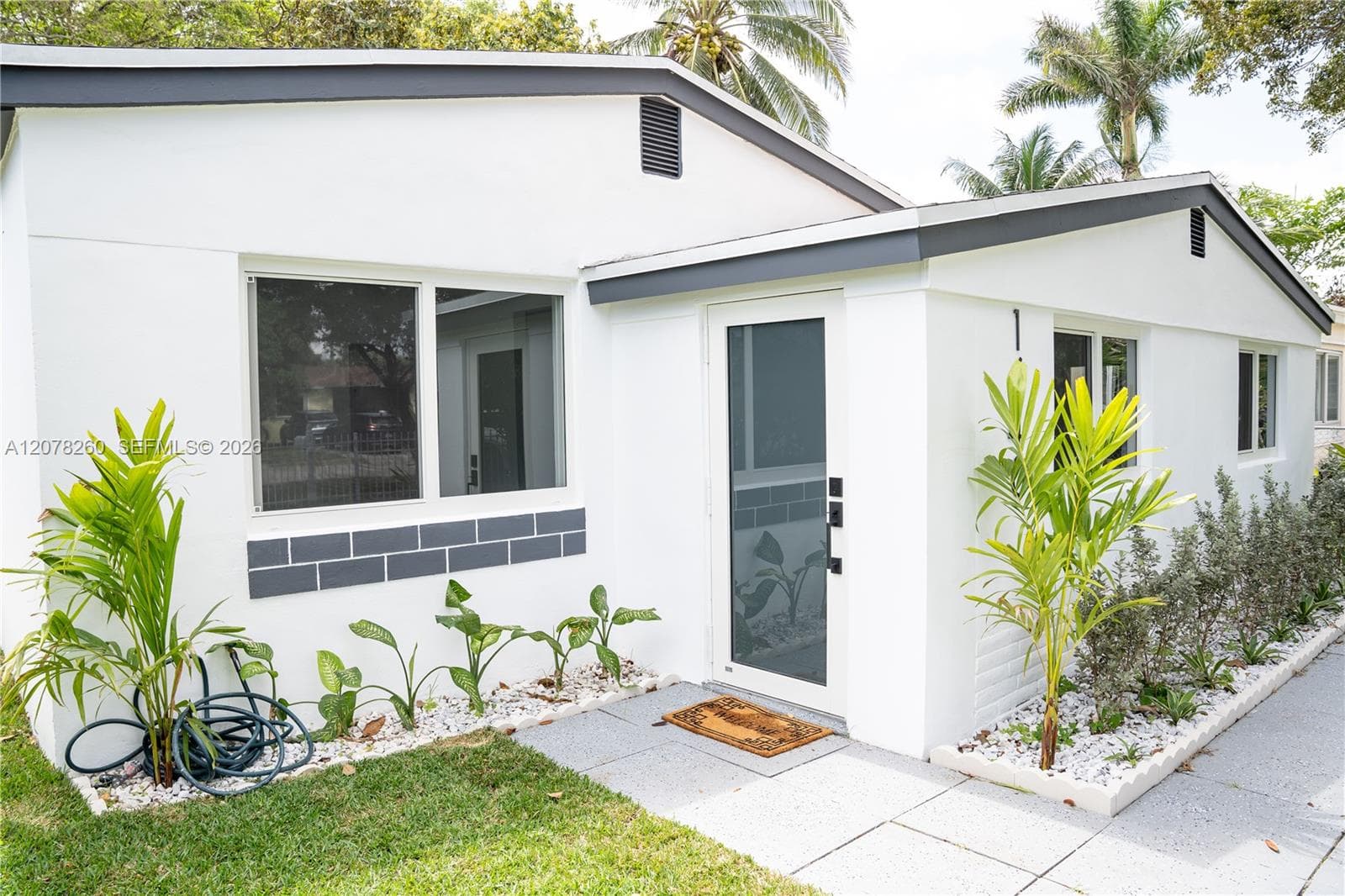 1640 NE 172nd St, North Miami Beach FL 33162 - North Miami Beach, FL - Photo 1