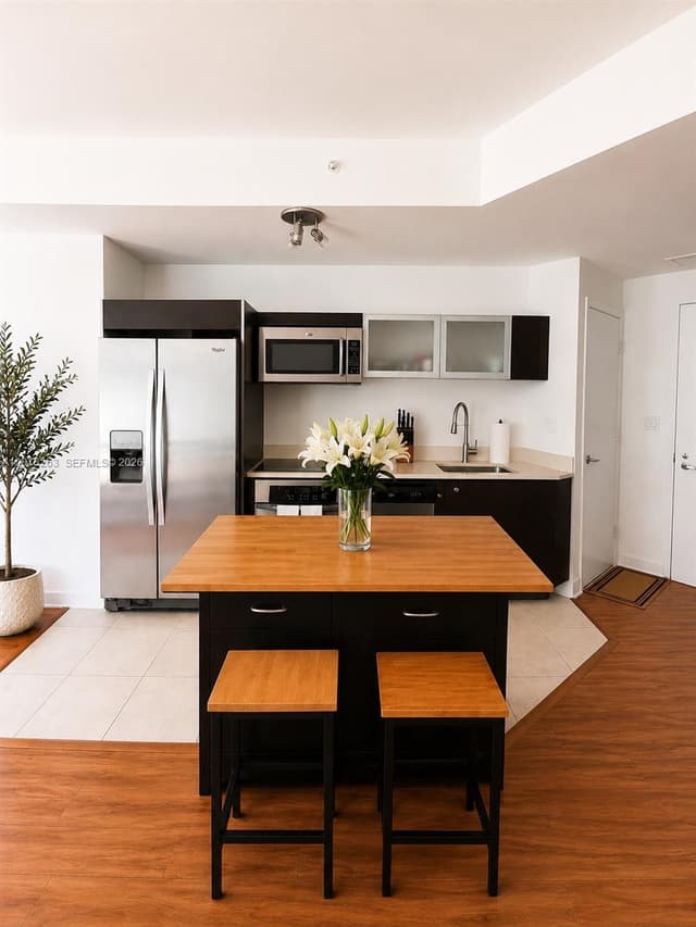 1900 N Bayshore Dr # 3005, Miami FL 33132 - Miami, FL - Photo 2