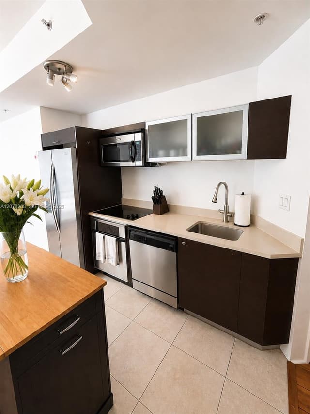 1900 N Bayshore Dr # 3005, Miami FL 33132 - Miami, FL - Photo 3